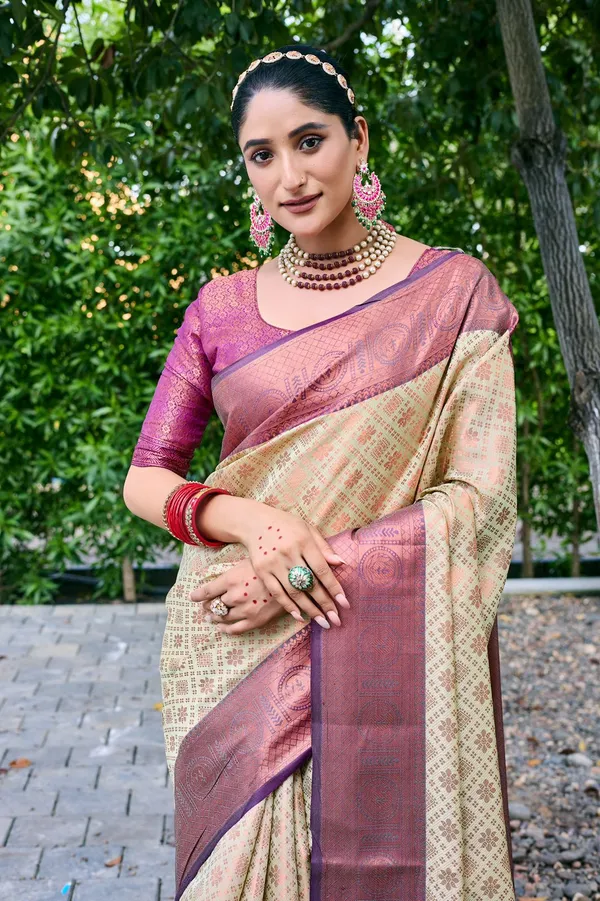 Pista_Green_Soft_Kanchipuram_Silk_Saree_With_Copper_Zari_Work
