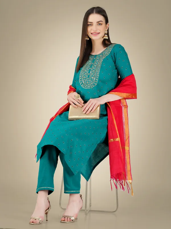 Rama_Green_Cotton_Magic_Slub_Kurti_Pant_Dupatta_Set_With_Embroidery_&_Sequence_Work