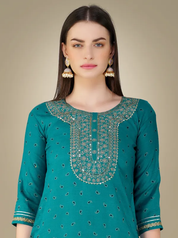 Rama_Green_Cotton_Magic_Slub_Kurti_Pant_Dupatta_Set_With_Embroidery_&_Sequence_Work