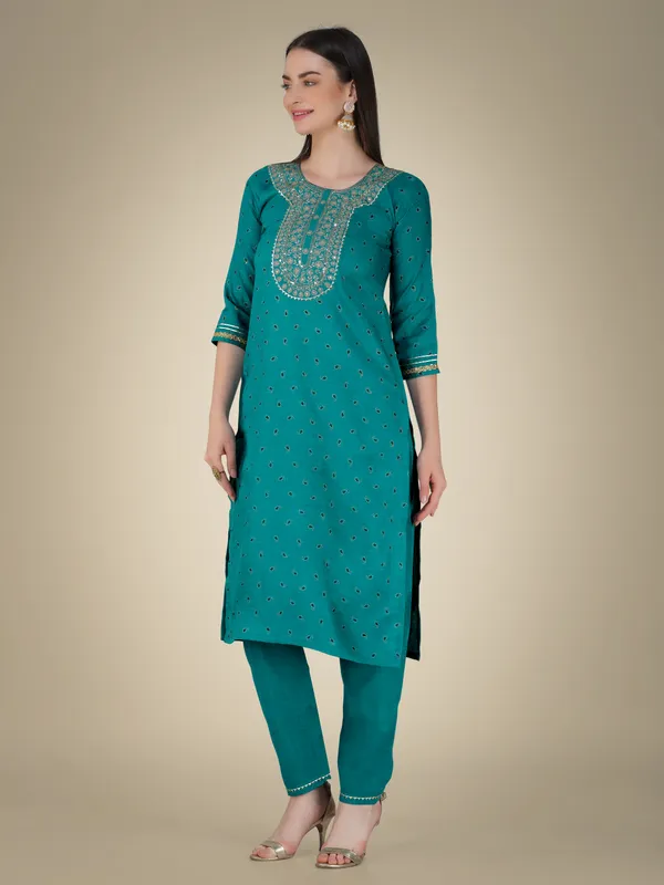 Rama_Green_Cotton_Magic_Slub_Kurti_Pant_Dupatta_Set_With_Embroidery_&_Sequence_Work