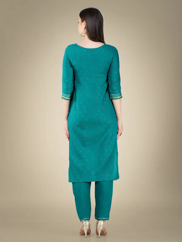 Rama_Green_Cotton_Magic_Slub_Kurti_Pant_Dupatta_Set_With_Embroidery_&_Sequence_Work