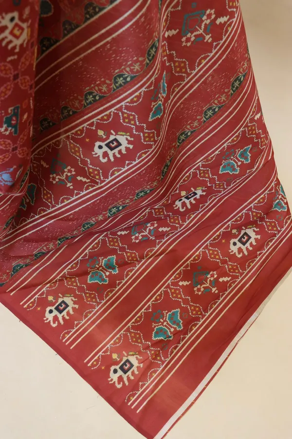 Red_Colour_Smooth_Silk_Saree_With_Patola_Print
