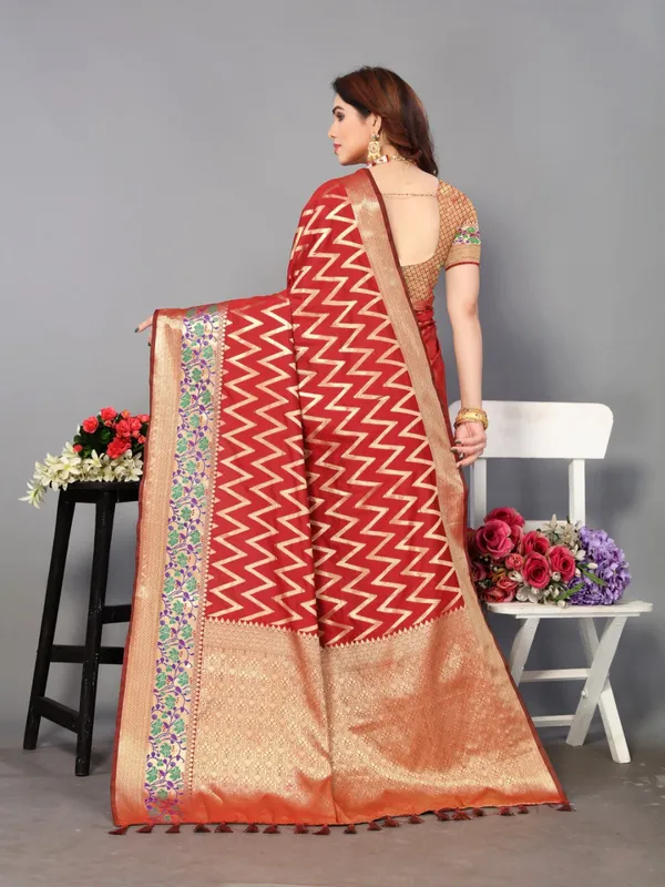 Red_Soft_Banarasi_Silk_Saree_With_Zari_Weaving_Work