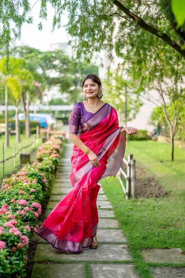 Soft_Raw_Silk_Saree_With_Bandhani_Print_&_Weaving_Border