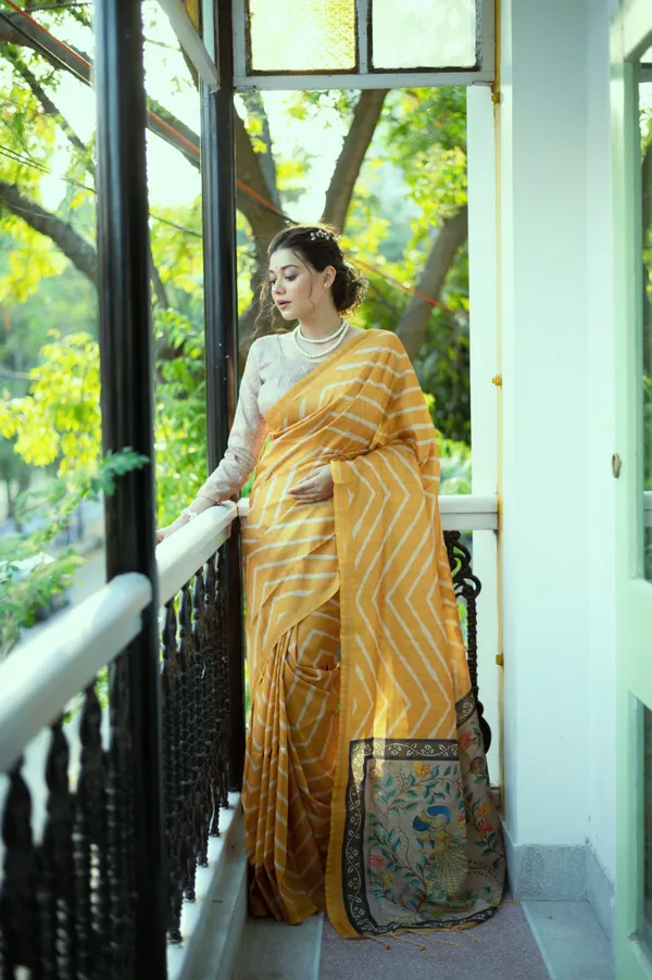 Soft_Tussar_Silk_Leheriya_Print_Saree_With_Kalmkari_Peacock_Pallu