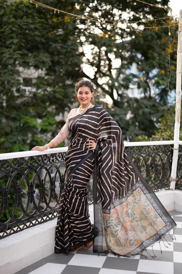 Soft_Tussar_Silk_Leheriya_Print_Saree_With_Kalmkari_Peacock_Pallu