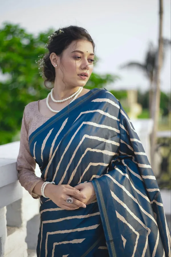 Soft_Tussar_Silk_Leheriya_Print_Saree_With_Kalmkari_Peacock_Pallu