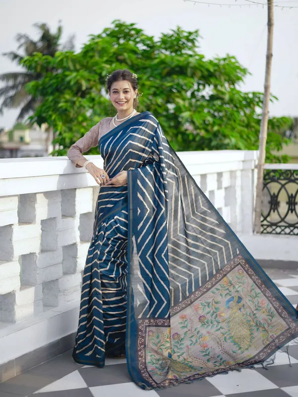 Soft_Tussar_Silk_Leheriya_Print_Saree_With_Kalmkari_Peacock_Pallu