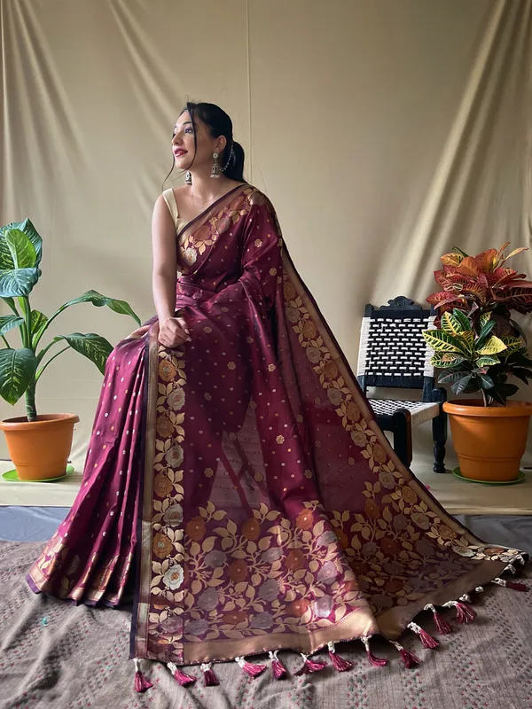 Maroon_Soft_Banarasi_Silk_Saree_With_Golden_Zari_Weaving_Work_With_Blouse_Piece_Attached