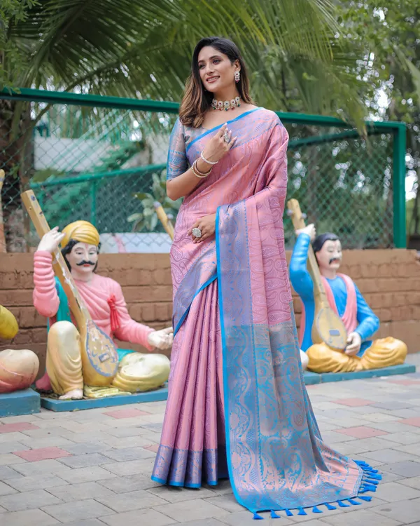 Levender_Fabulous_Kanjivaram_Silk_Saree_With_Blouse_Piece_Attached