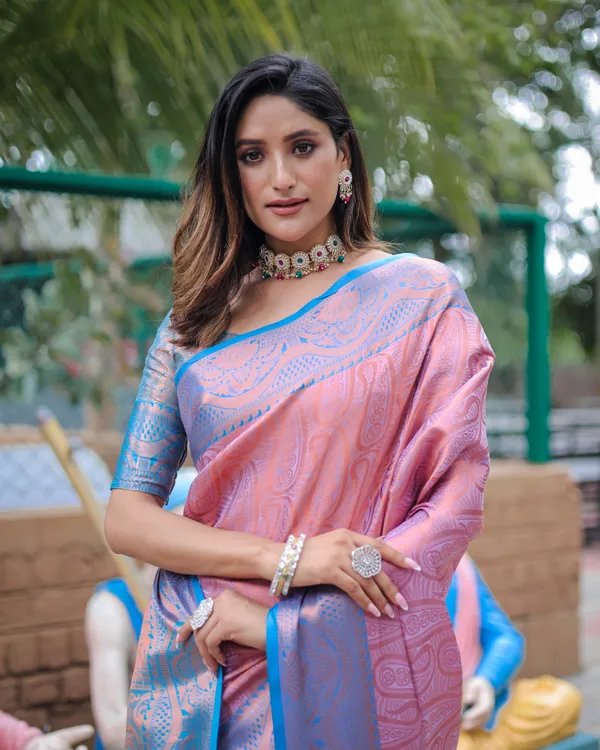 Levender_Fabulous_Kanjivaram_Silk_Saree_With_Blouse_Piece_Attached