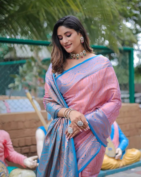 Levender_Fabulous_Kanjivaram_Silk_Saree_With_Blouse_Piece_Attached