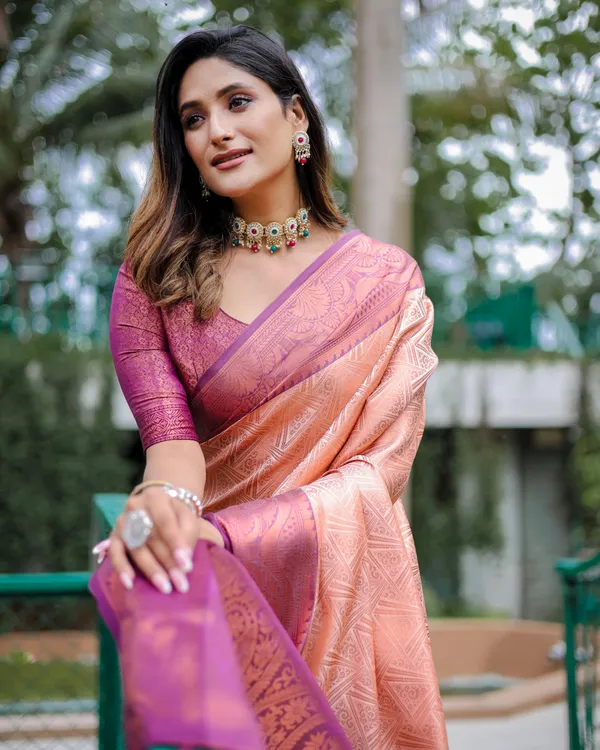 Peach_Kanjivaram_Silk_Saree_With_Copper_Zari_Work_With_Blouse_Piece_Attached