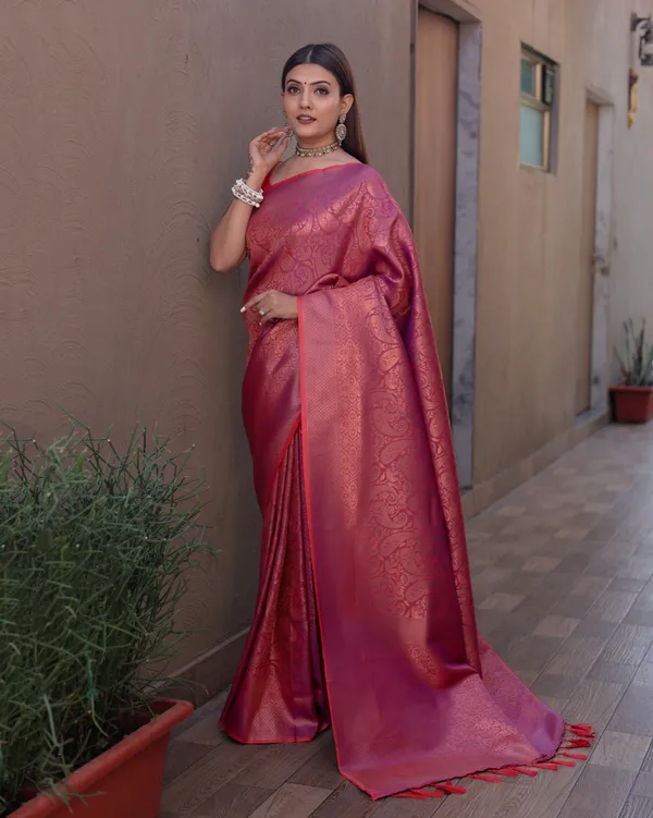 Magenta_Timeless_Kanchipuram_Sarees_A_Heritage_of_Elegance_With_Blouse_Piece_Attached