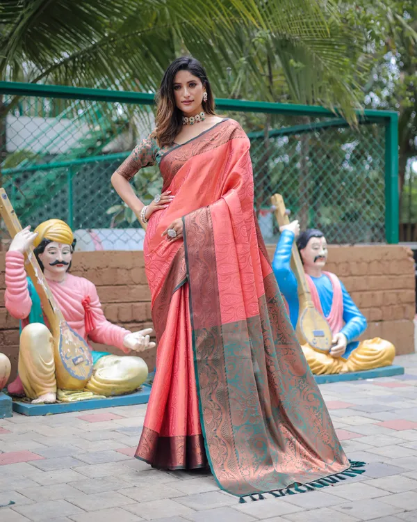 Pink_Fabulous_Kanjivaram_Silk_Saree_With_Blouse_Piece_Attached