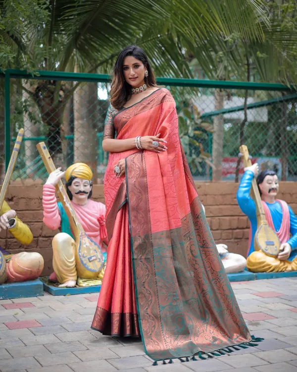 Pink_Fabulous_Kanjivaram_Silk_Saree_With_Blouse_Piece_Attached