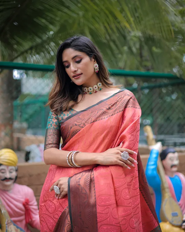 Pink_Fabulous_Kanjivaram_Silk_Saree_With_Blouse_Piece_Attached