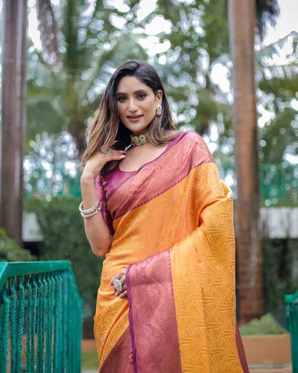 Yellow_Kanjivaram_Silk_Saree_With_Copper_Zari_Work_With_Blouse_Piece_Attached