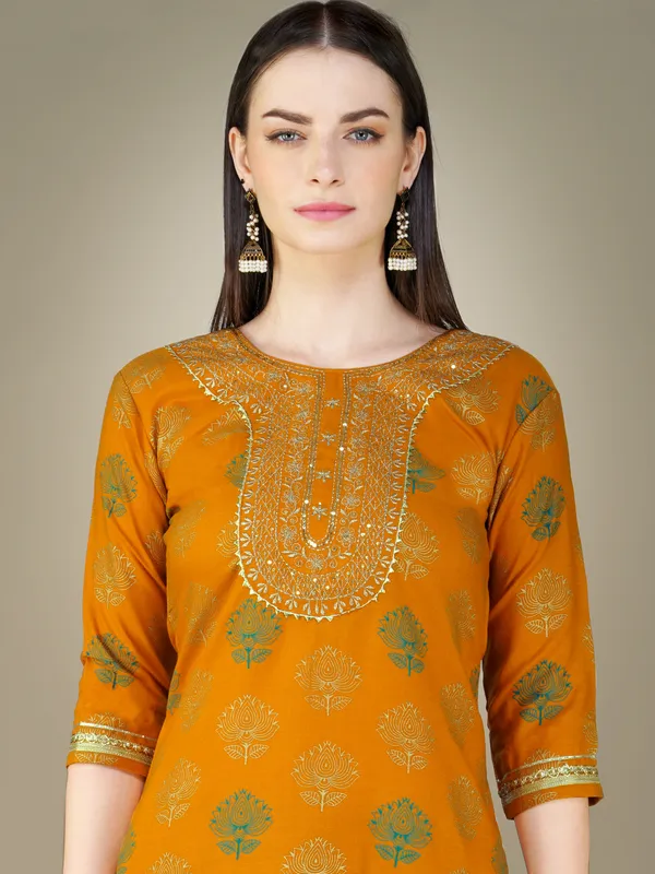 Yellow_Cotton_Magic_Slub_Kurti_Pant_Dupatta_set_With_Embroidery_&_Sequence_Work