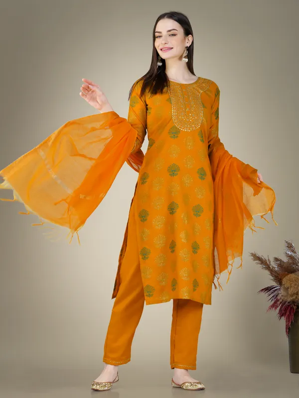 Yellow_Cotton_Magic_Slub_Kurti_Pant_Dupatta_set_With_Embroidery_&_Sequence_Work