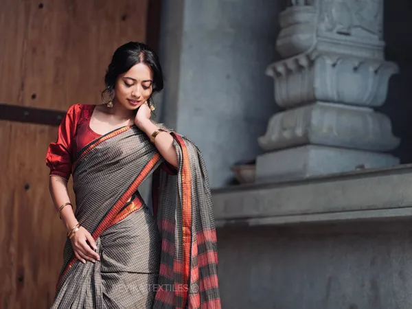 Ashwini_checked_Pattern_Narayanapet_Pure_Cotton_saree_with_running_blouse_piece_(Same_as_saree)