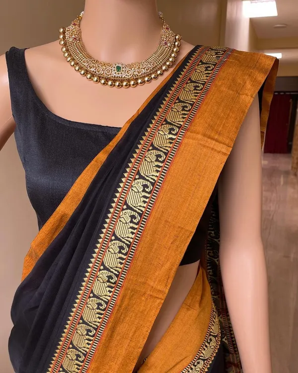Black(Golden_Border)_Single_Elephant_Narayanpet_Pure_Cotton_Saree_with_running_blouse_piece
