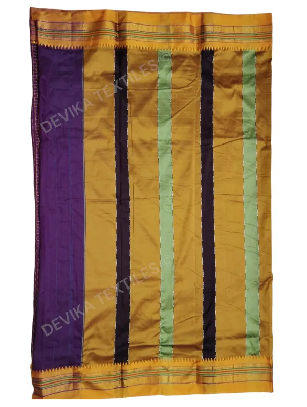 Magenta_Ilkal_Zig_Zag_Pattern_Cottonsilk_Saree_with_running_blouse_piece