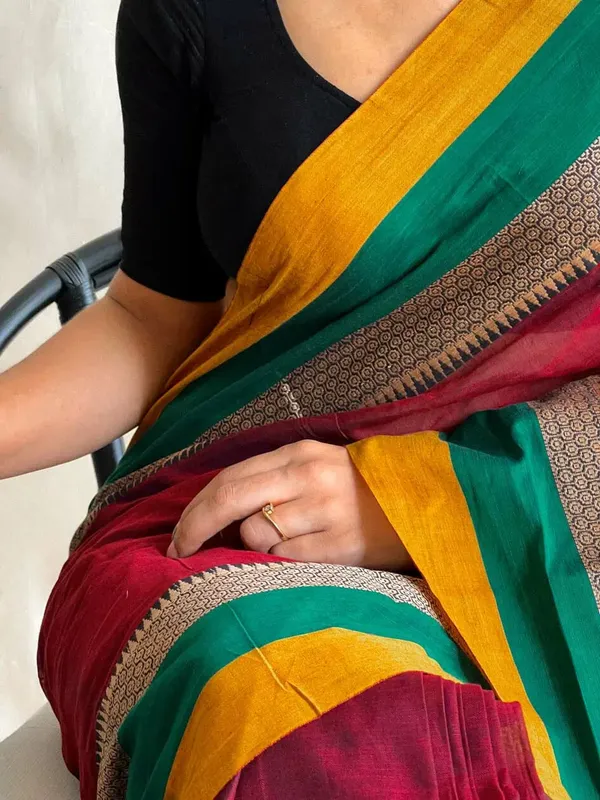 Maroon_Avani_Border_Narayanpet_Pure_Handloom_Cotton_Sarees_with_Running_blouse_piece