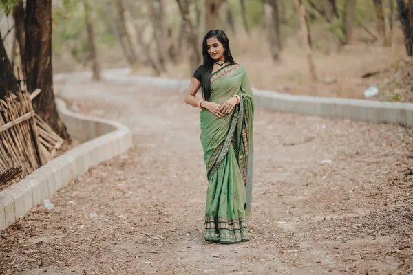 Pista_Shravvya_Narayanpeth_Pure_Mercerised_Cotton_Saree_With_Running_Blouse_PIece_(Same_As_Saree)