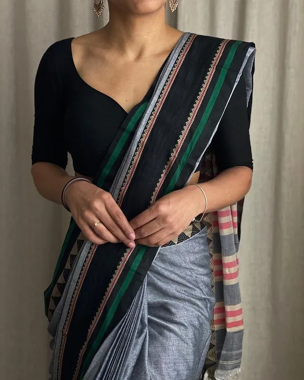 Pure_Grey_Rangoli_Border_Narayanpet_Pure_Handloom_Cotton_Sarees_with_Running_blouse_piece