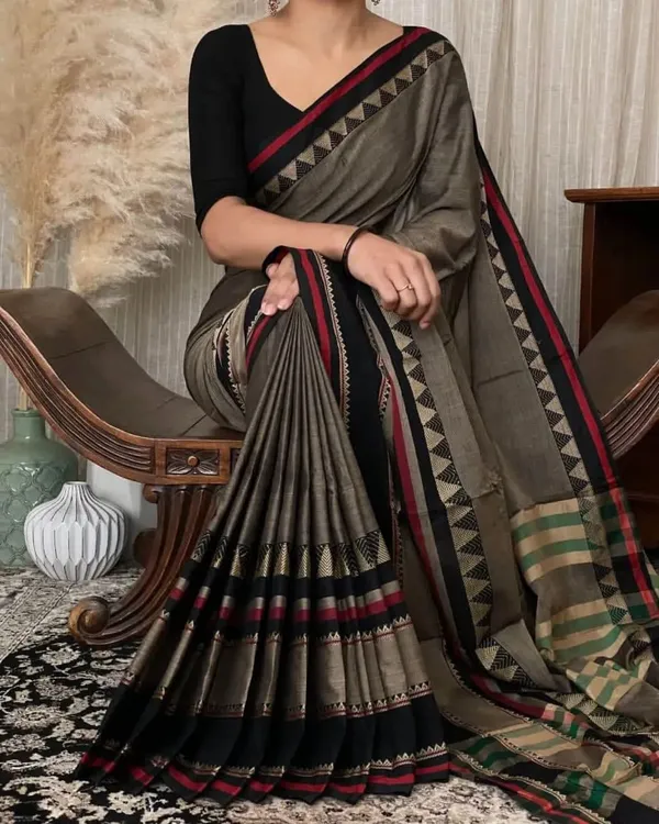 Rangoli_Charcoal_Grey_Narayanpet_Pure_Cotton_saree_with_Running_blouse_piece