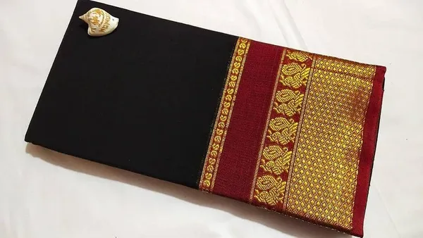 Fabulous_Narayanpet_Pure_Cotton_Saree_With_Running_Blouse_Piece_(Black)_For_Women