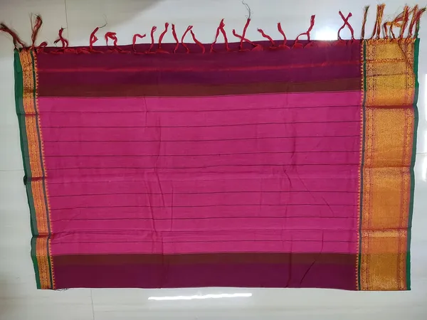 Narayanpet_Handloom_Pure_Masarised_Cotton_Saree_With_Running_Blouse_Piece_(Tanushri_Bottle_Green+Red_Border)_For_Women