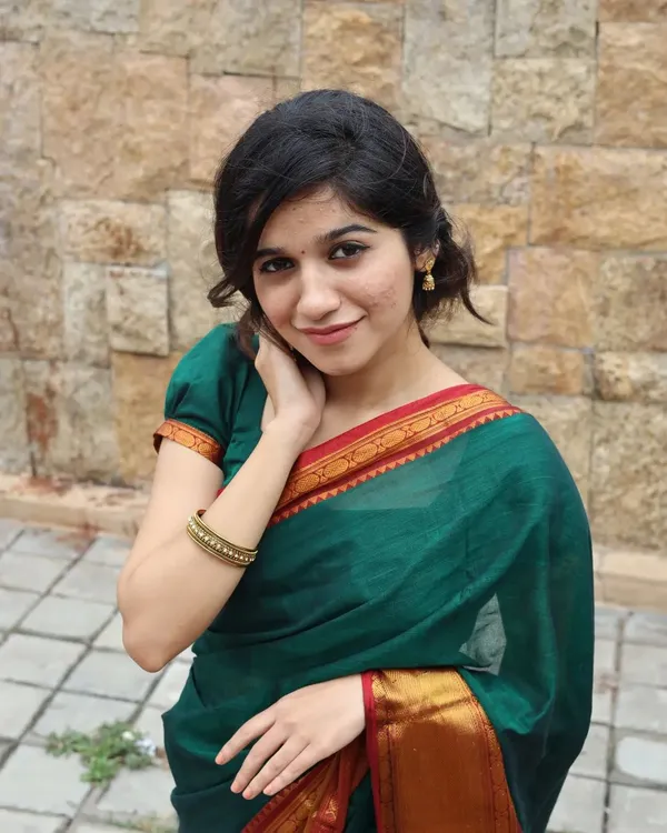 Tanushri_Bottle_Green_Narayanpet_Pure_Handloom_Cotton_Saree_with_Running_blouse_piece