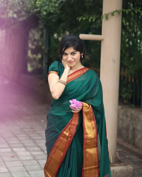 Tanushri_Bottle_Green_Narayanpet_Pure_Handloom_Cotton_Saree_with_Running_blouse_piece