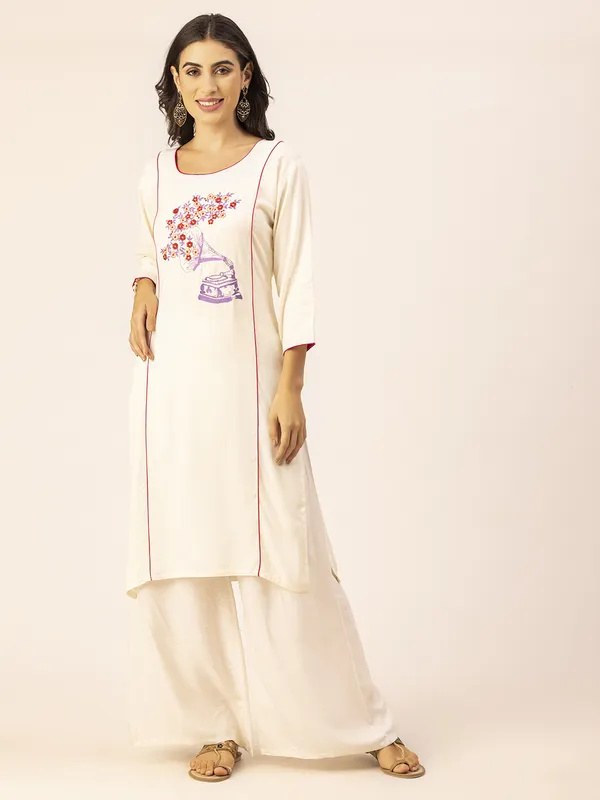 Off_White_Rayon_Women_Kurta,_Stylish_Embroidery_Work