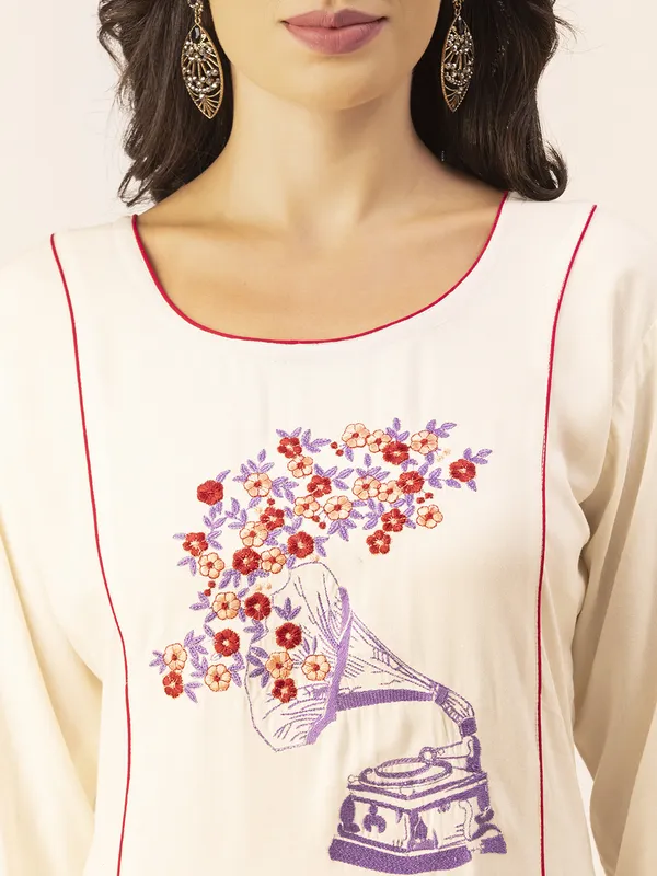 Off_White_Rayon_Women_Kurta,_Stylish_Embroidery_Work