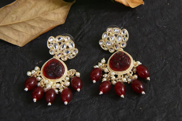 Kundan_Earrings,_Dangler_Earrings_for_Women_-01_Pair_-_Wine
