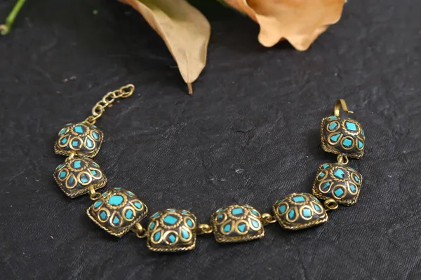 Antique_Golden_Tibetan_Bracelet,_Tibetan_jewellery_for_Women_-01_Piece_-_Turquoise_Blue