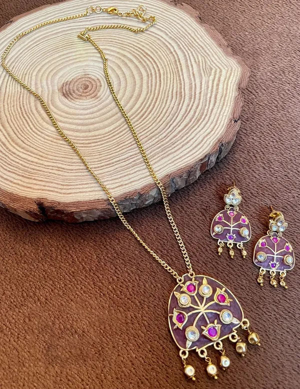 Gold_Plated_Pendant_with_Earrings_studded_with_Semi_Precious_Stones,_01_Set_-_Nude_Pink