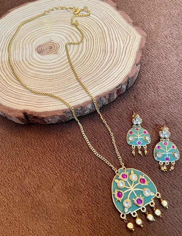 Gold_Plated_Pendant_with_Earrings_studded_with_Semi_Precious_Stones,_01_Set_-_Sea_Green