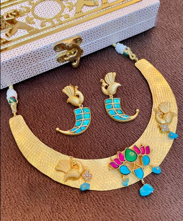 Handmade_Gold_Plated_Necklace_with_Earrings_studded_with_Semi_Precious_Stones,_01_Set_-_Multi_Color