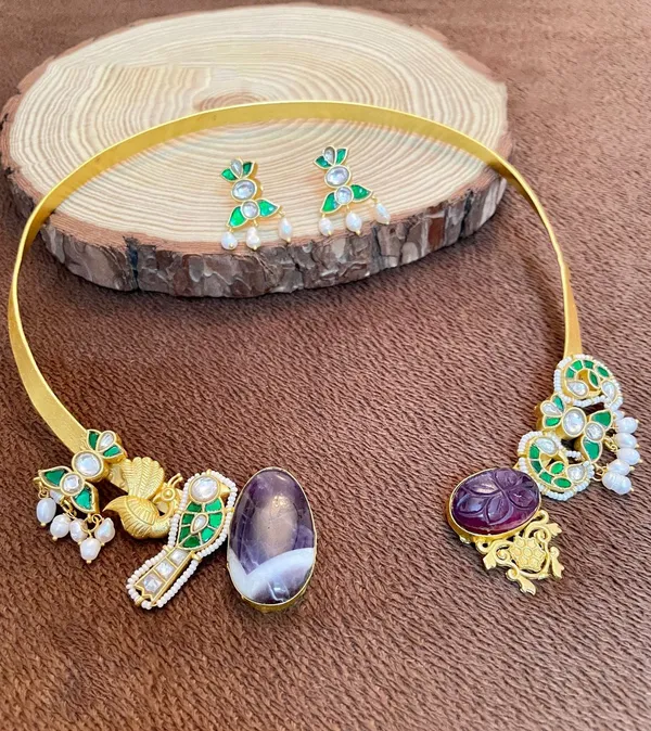 Gold_Plated_Necklace_with_Earrings_studded_with_Semi_Precious_Stones,_01_Set_-_Multi_Color