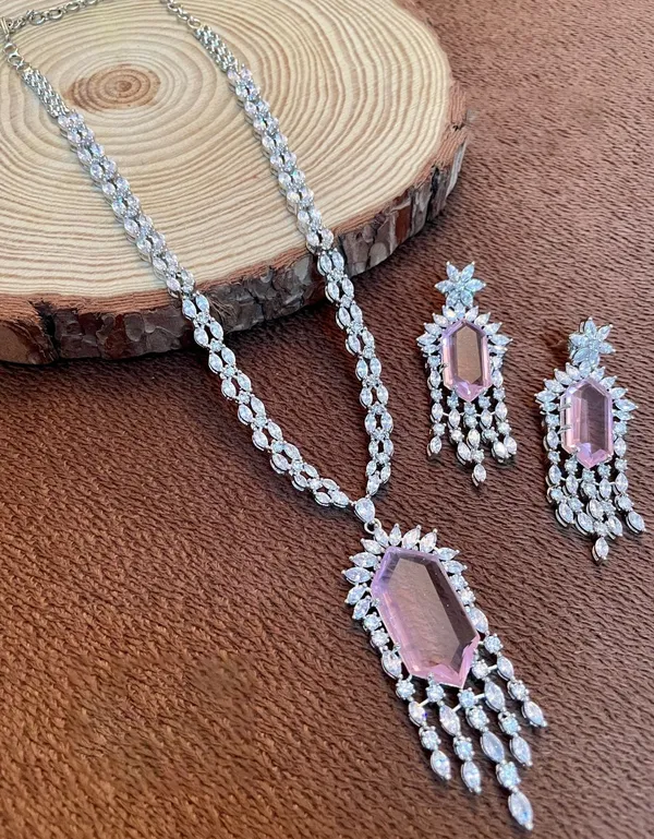 Doublet_Pendant_with_Earrings_studded_with_Semi_Precious_Stones_for_Women_-01_Set_-_Nude_Pink