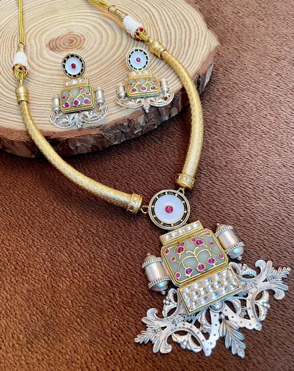 Necklace_with_Earrings_studded_with_Semi_Precious_Stones_for_Women_-01_Set_-_Ivory