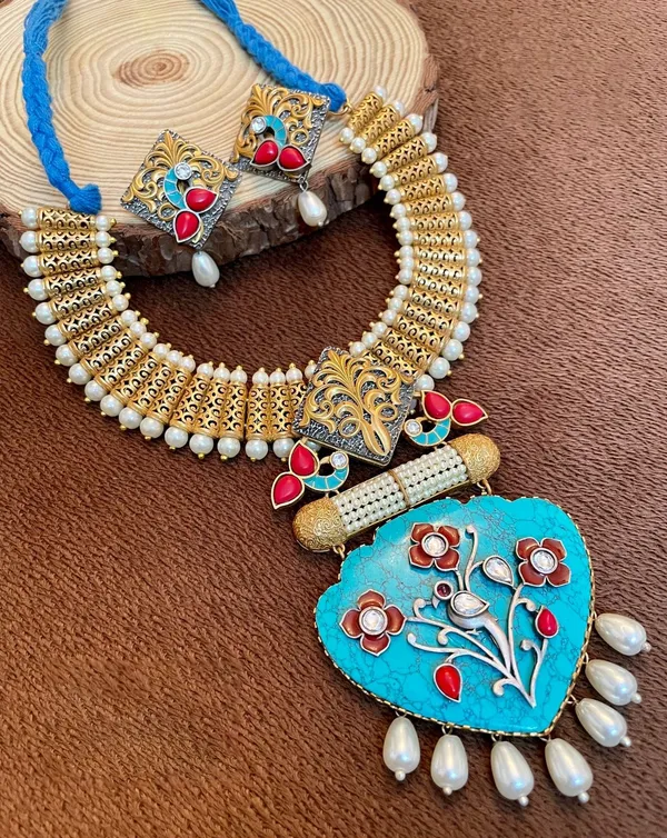 Necklace_with_Earrings_studded_with_Semi_Precious_Stones_for_Women_-01_Set_-_Turquoise_Blue