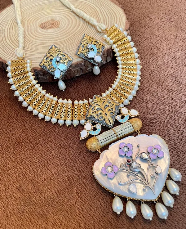 Necklace_with_Earrings_studded_with_Semi_Precious_Stones_for_Women_-01_Set_-_Natural