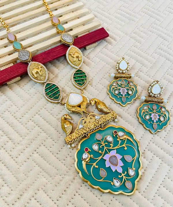 Necklace_with_Earrings_studded_with_Semi_Precious_Stones_and_Kundan_-01_Set_-_Multi_Color