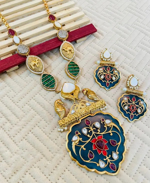 Necklace_with_Earrings_studded_with_Semi_Precious_Stones_and_Kundan_-01_Set_-_Royal_Blue