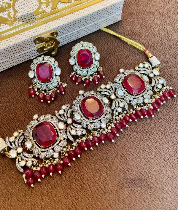 Doublet_Zircon_Necklace_with_Earrings_studded_with_Semi_Precious_Stones_-01_Set_-_Fuchsia